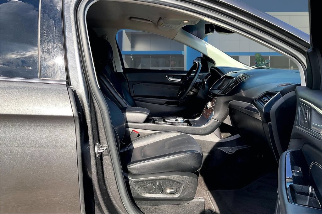 Used 2019 Ford Edge Titanium AWD/4WD image 28
