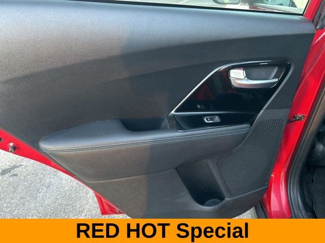 Used 2021 Kia Niro EX Premium w/ Cold Weather Package image 37
