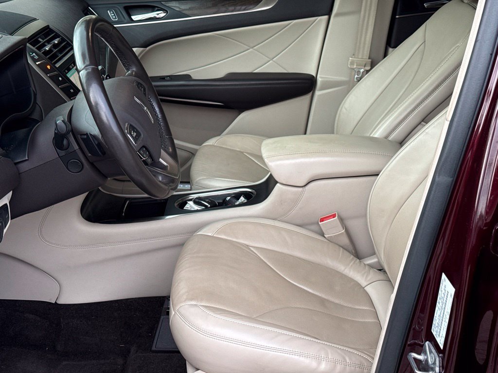 Used 2017 Lincoln MKC Reserve w/ Lincoln MKC Climate Package FWD image 24