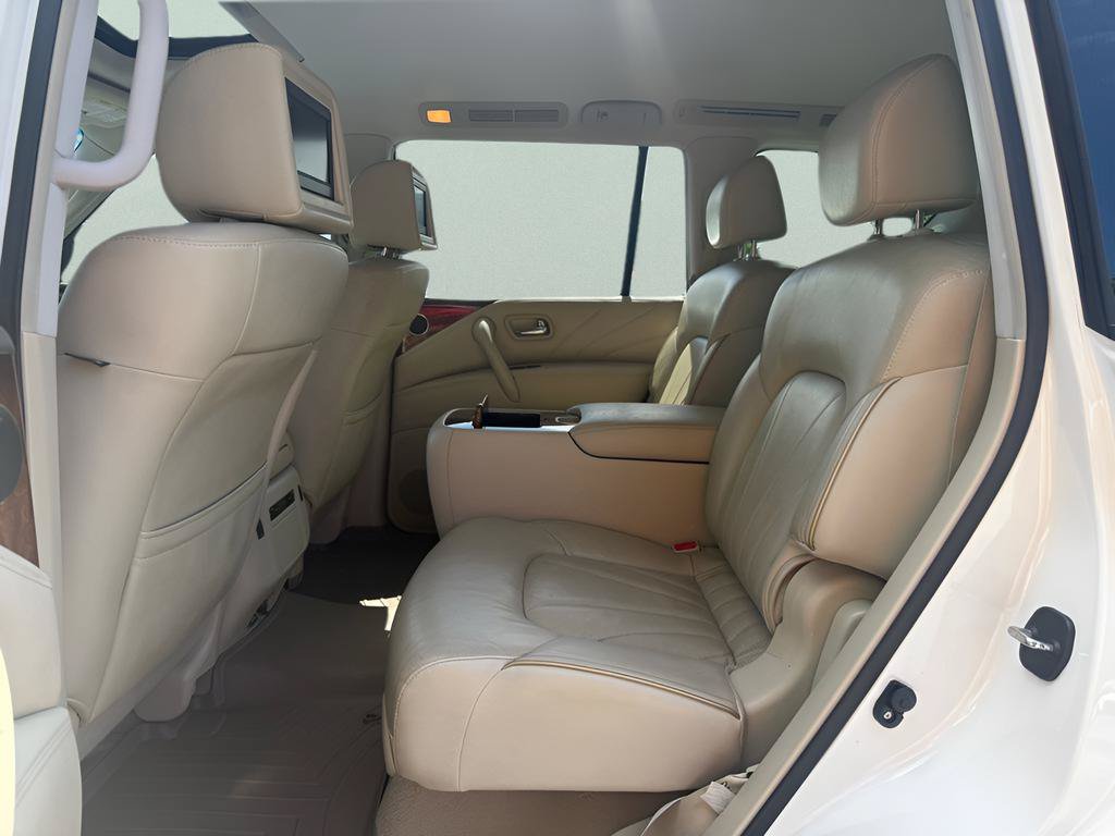 Used 2016 INFINITI QX80 4WD w/ Deluxe Technology Package image 11