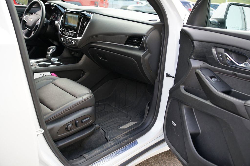 Used 2023 Chevrolet Traverse High Country w/ LPO, Floor Liner Package image 38