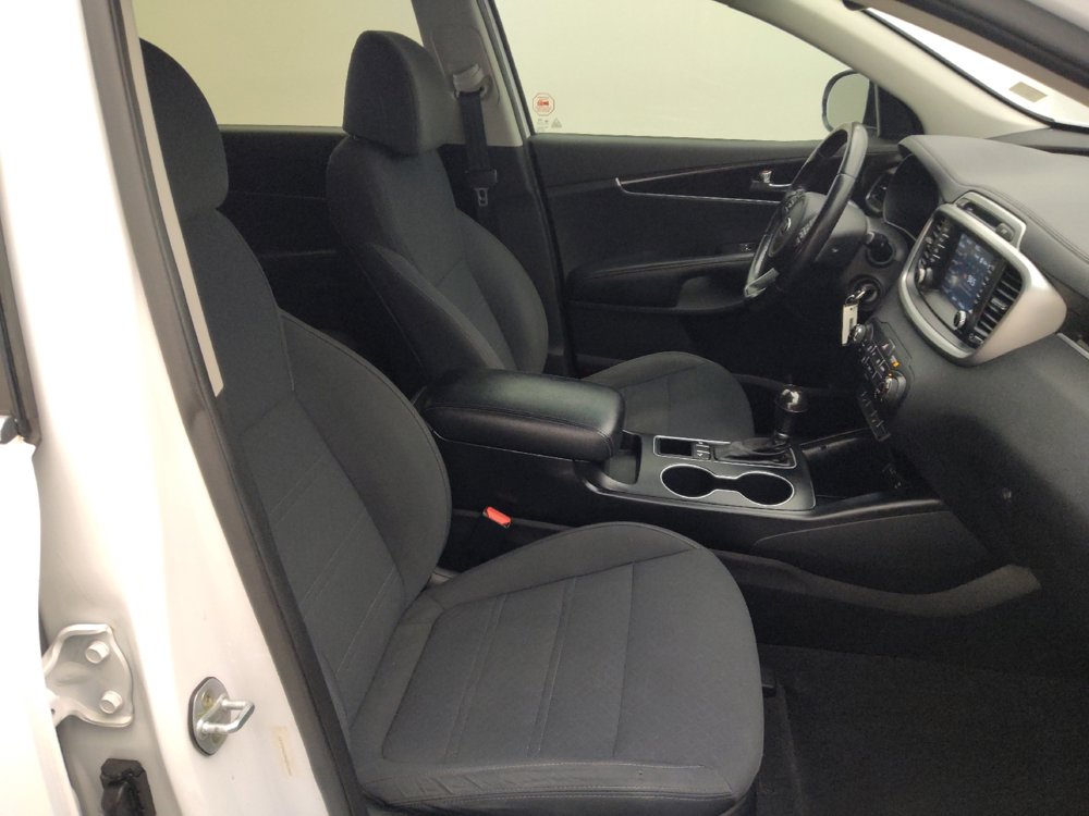 Used 2017 Kia Sorento LX w/ LX Convenience Package image 21