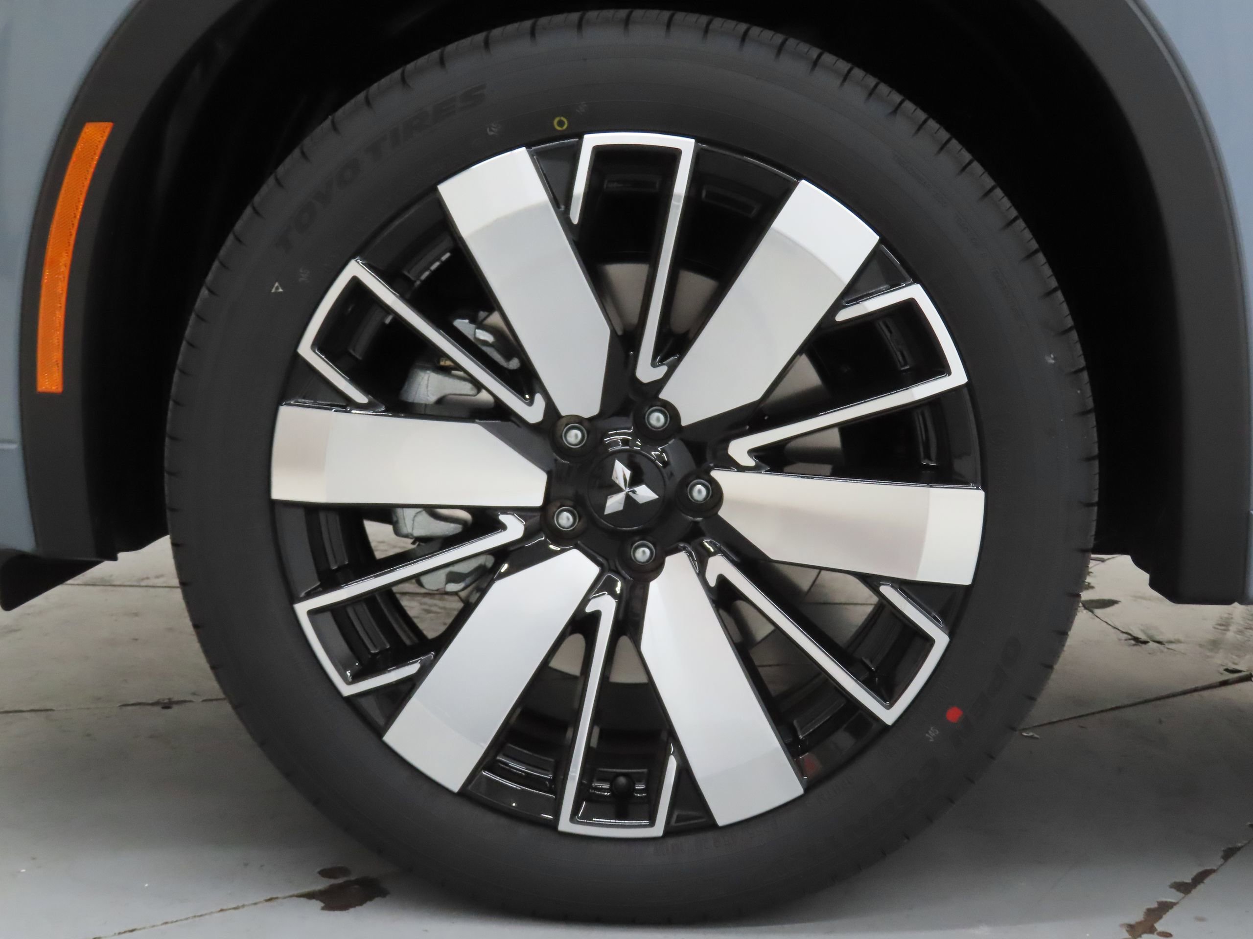 New 2026 Mitsubishi Outlander SEL FWD image 27