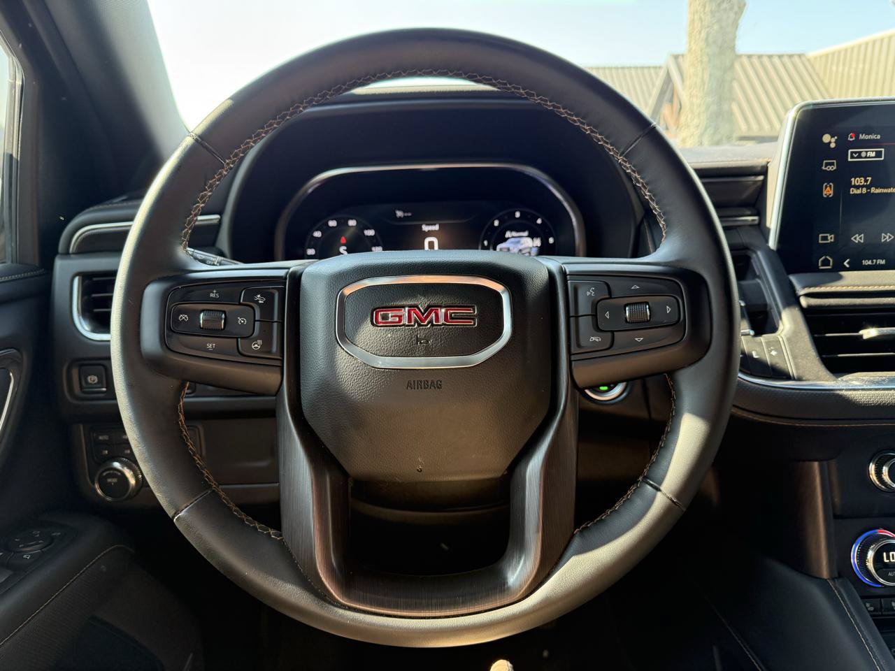 Used 2024 GMC Yukon AT4 w/ Technology Package AWD/4WD image 12
