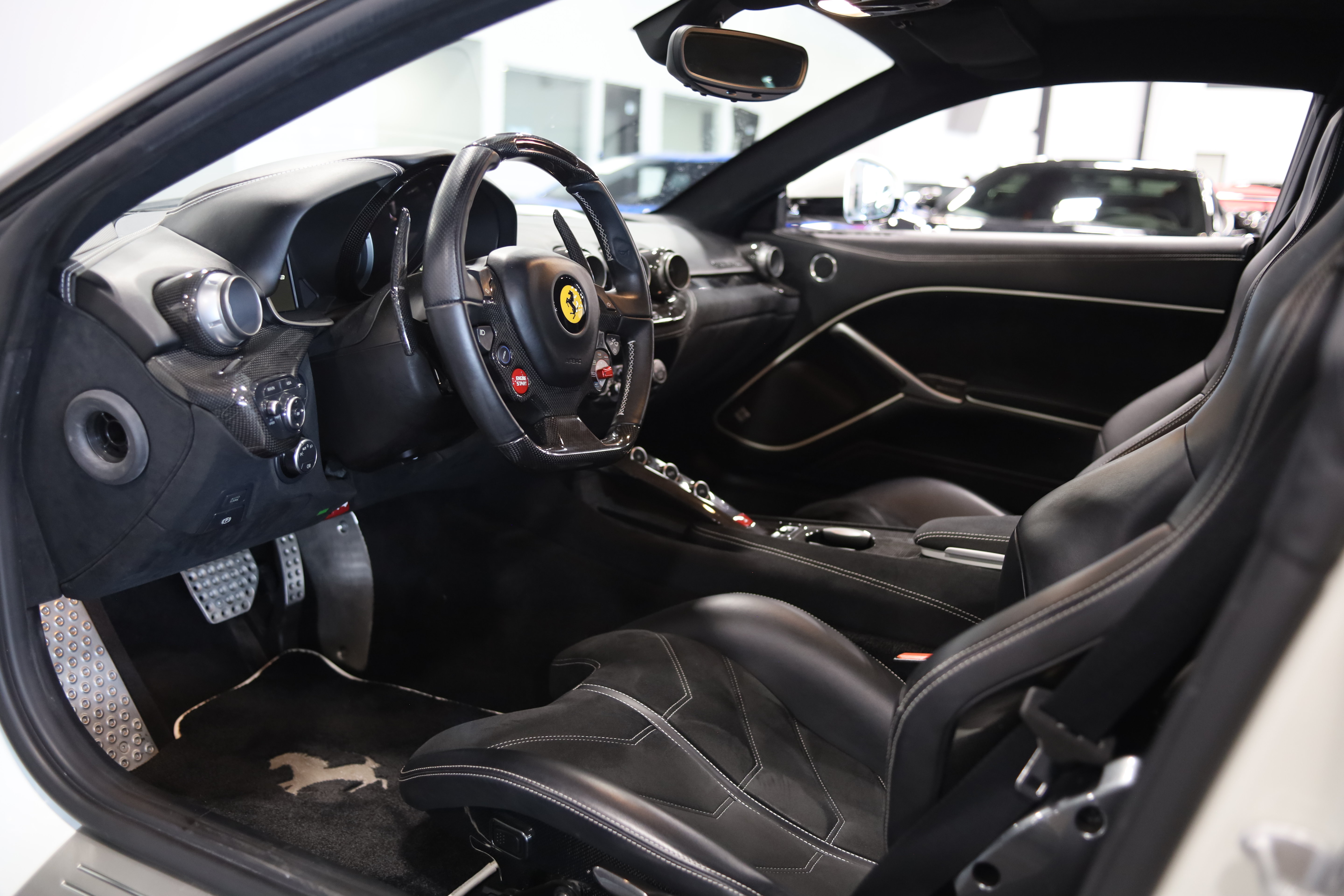 Used 2015 Ferrari F12 Berlinetta RWD image 17