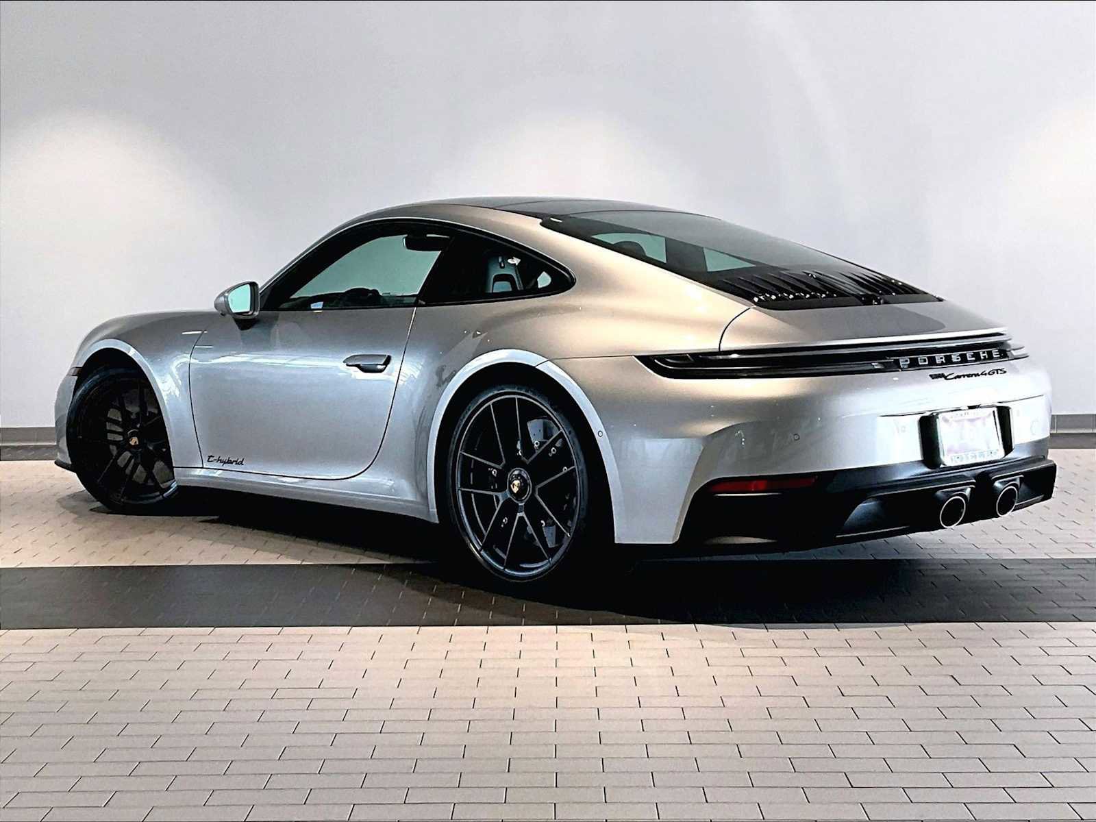 Used 2025 Porsche 911 Carrera 4 GTS image 3