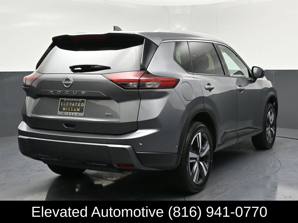 Used 2025 Nissan Rogue SL image 4