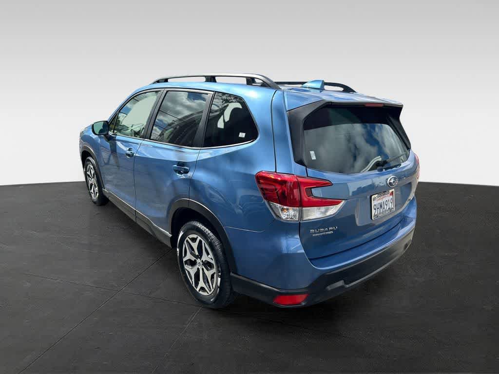 Certified 2023 Subaru Forester Premium AWD/4WD image 4