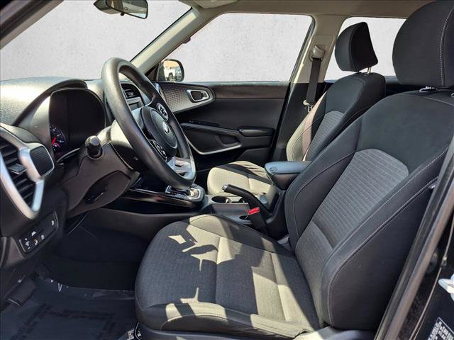 Used 2020 Kia Soul S FWD image 16