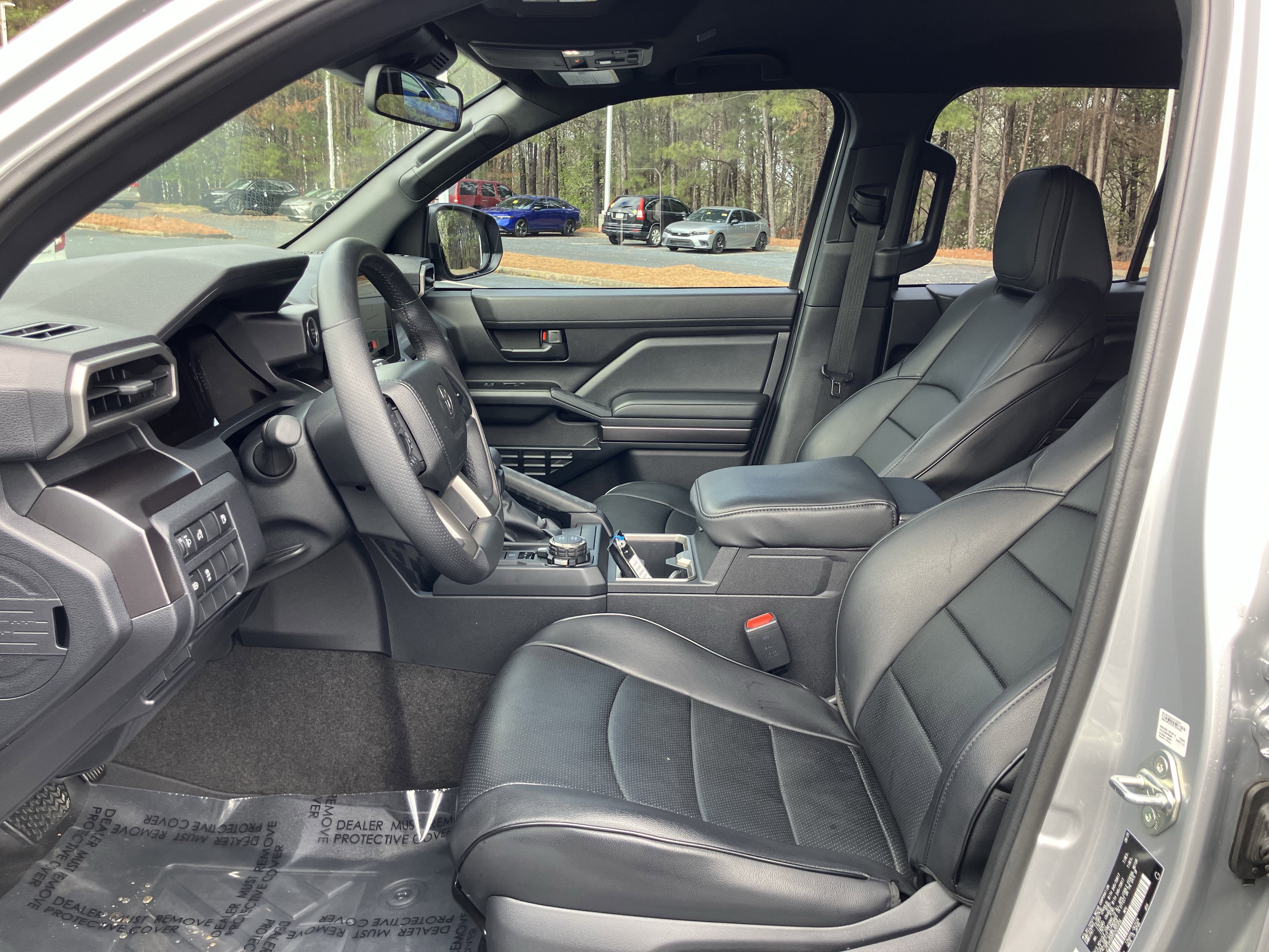 Used 2025 Toyota 4Runner SR5 AWD/4WD image 17