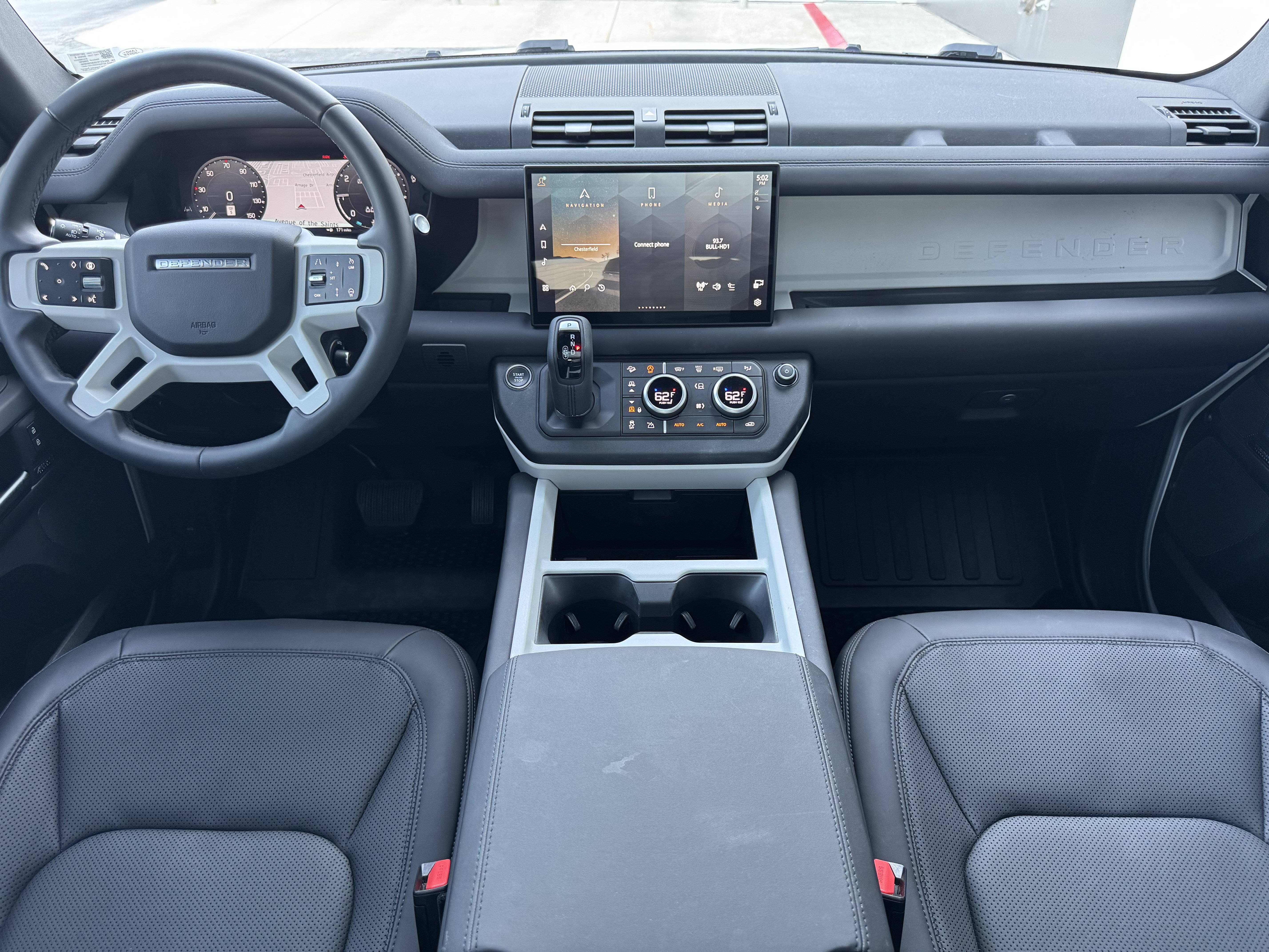 Certified 2025 Land Rover Defender 110 X-Dynamic SE AWD/4WD image 4
