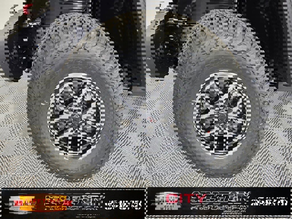 New 2025 Jeep Wrangler Unlimited Rubicon w/ Steel Bumper Group image 9