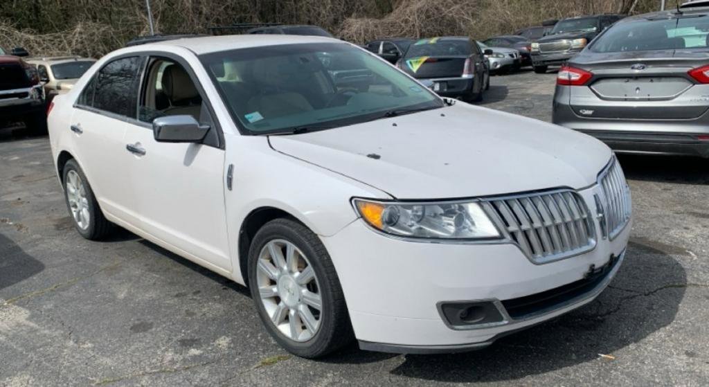 Used 2012 Lincoln MKZ FWD image 3