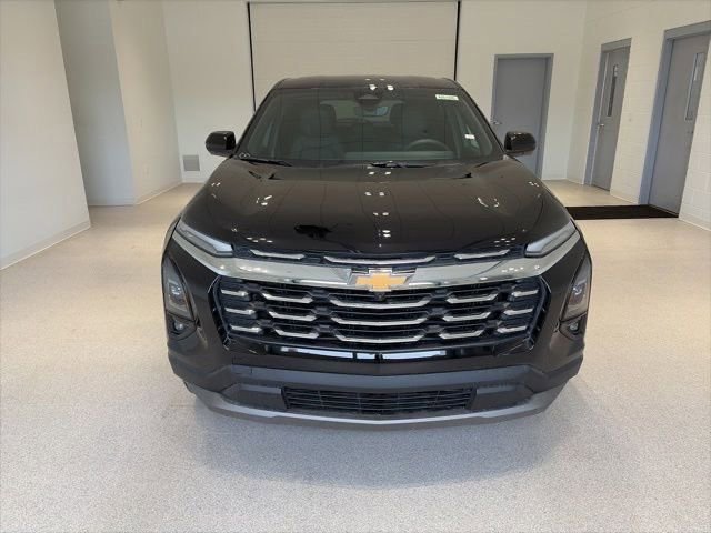 New 2026 Chevrolet Equinox LT w/ Convenience Package II FWD image 2