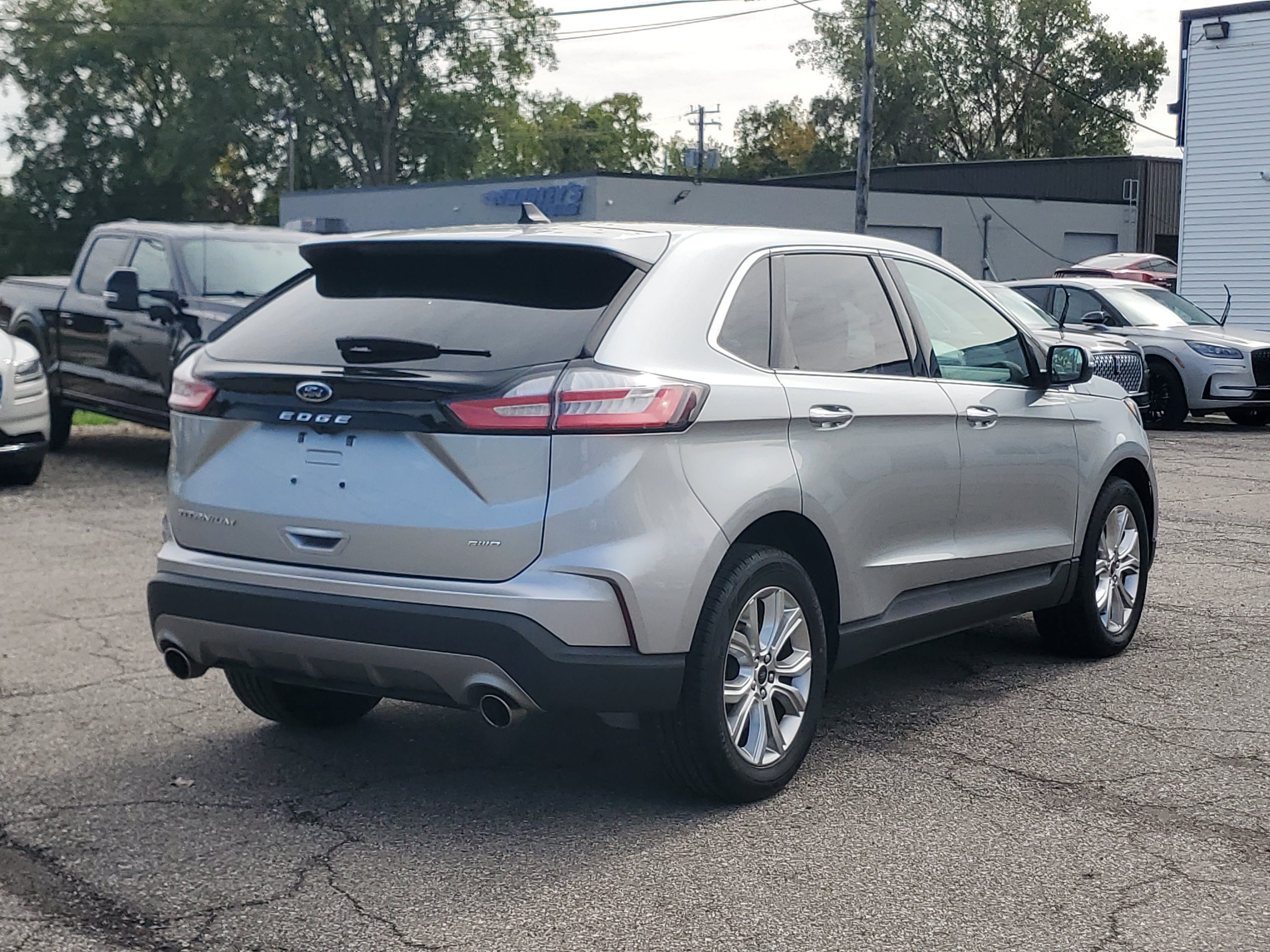 Used 2024 Ford Edge Titanium AWD/4WD image 6
