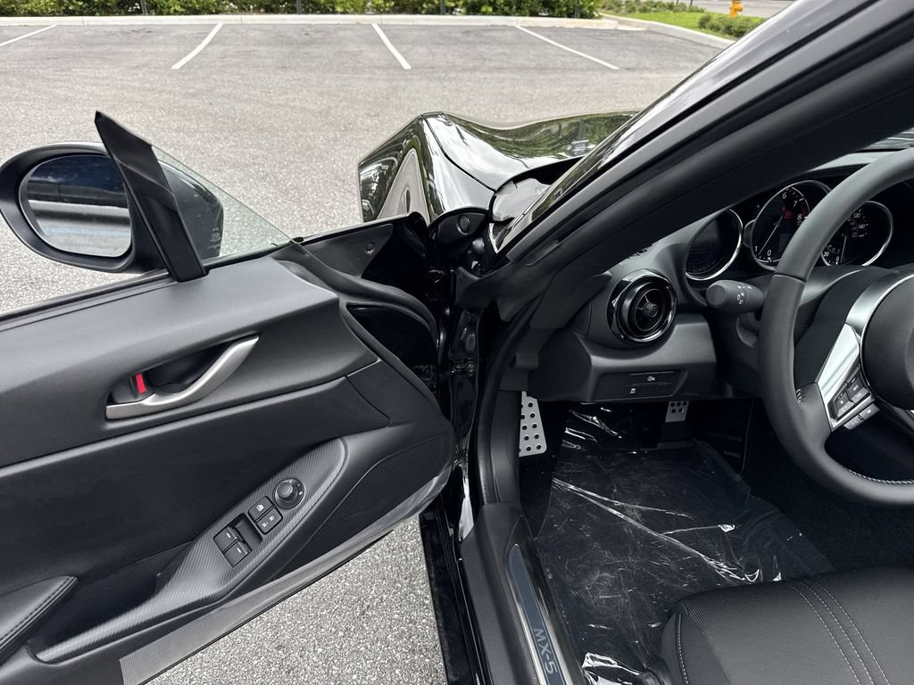 New 2026 MAZDA MX-5 Miata Sport w/ Interior Package RWD image 17
