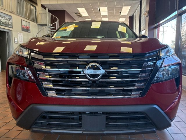 Used 2025 Nissan Rogue S FWD image 4