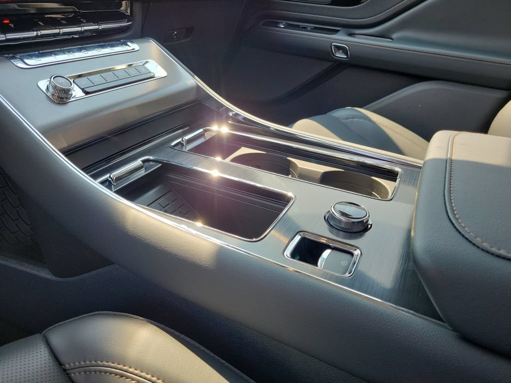 New 2026 Lincoln Aviator AWD image 29