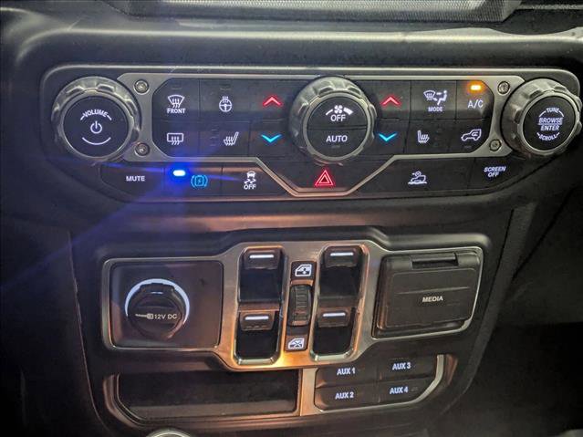 Used 2022 Jeep Wrangler Unlimited Sahara w/ Cold Weather Group image 16