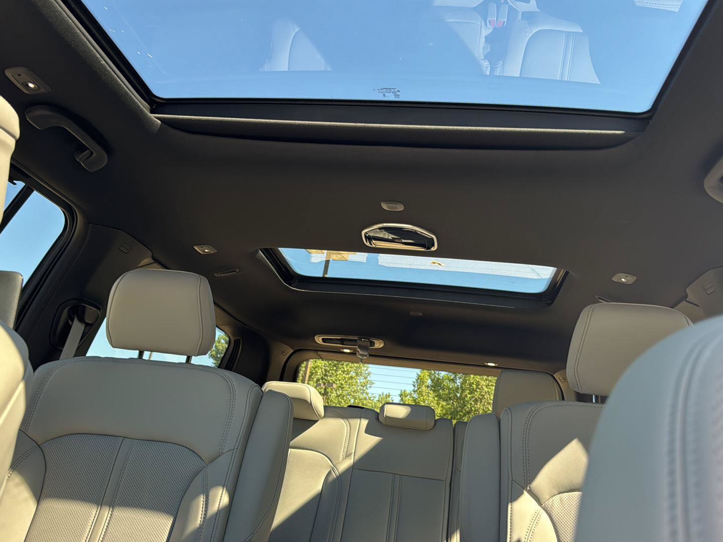 New 2026 Jeep Grand Wagoneer Limited AWD/4WD image 6