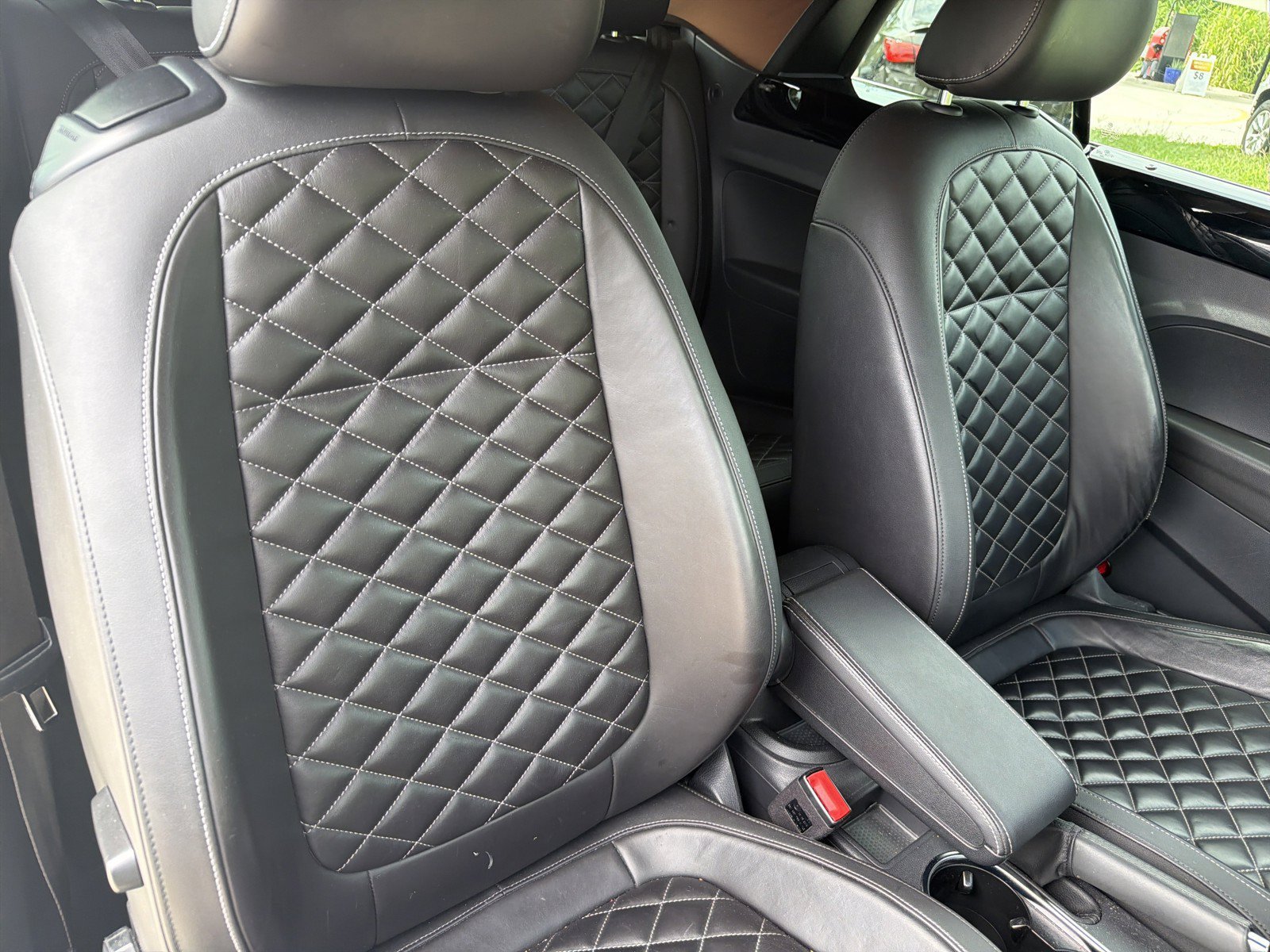 Used 2019 Volkswagen Beetle 2.0T SE FWD image 29