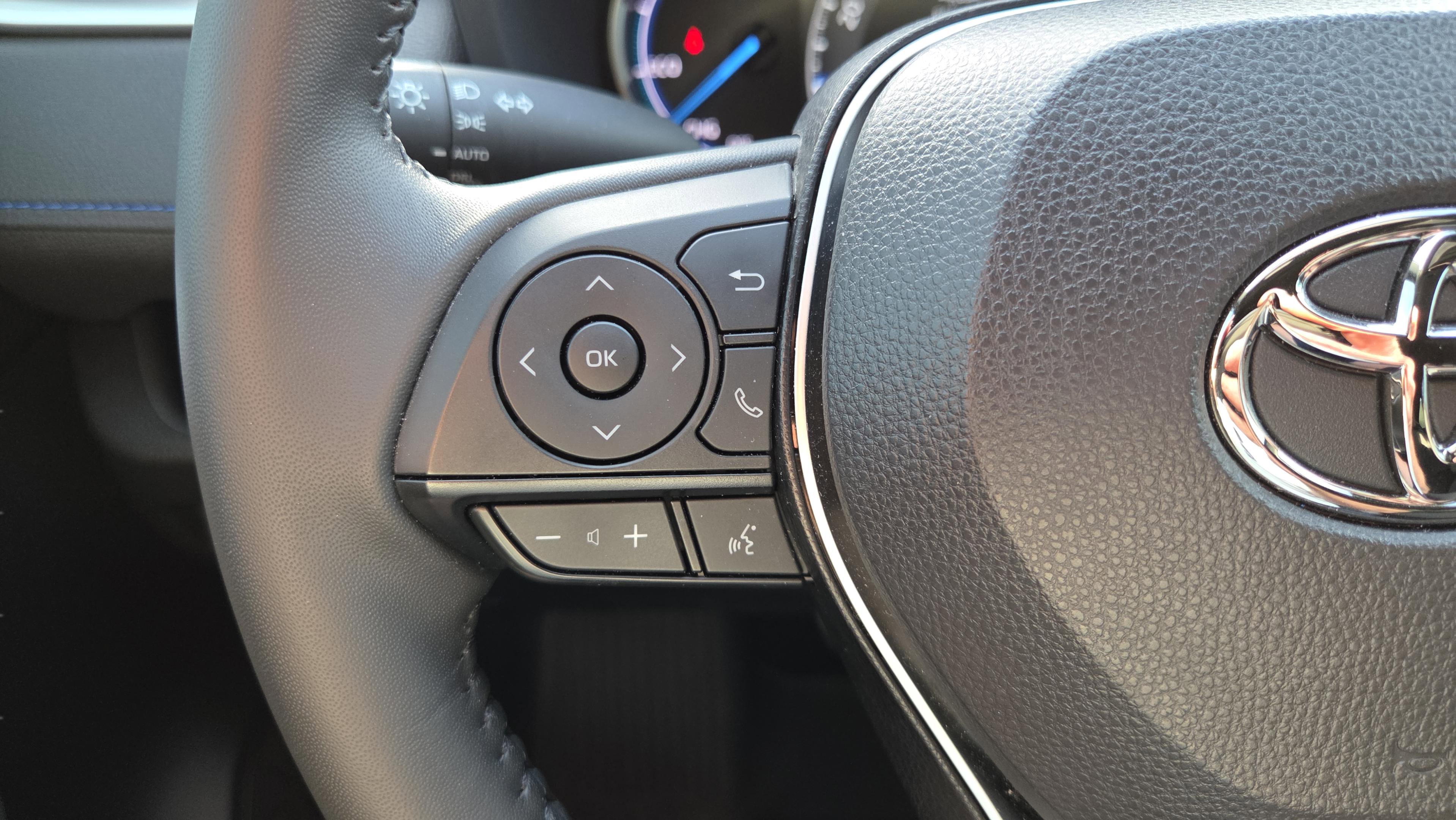 Certified 2025 Toyota RAV4 XSE image 33