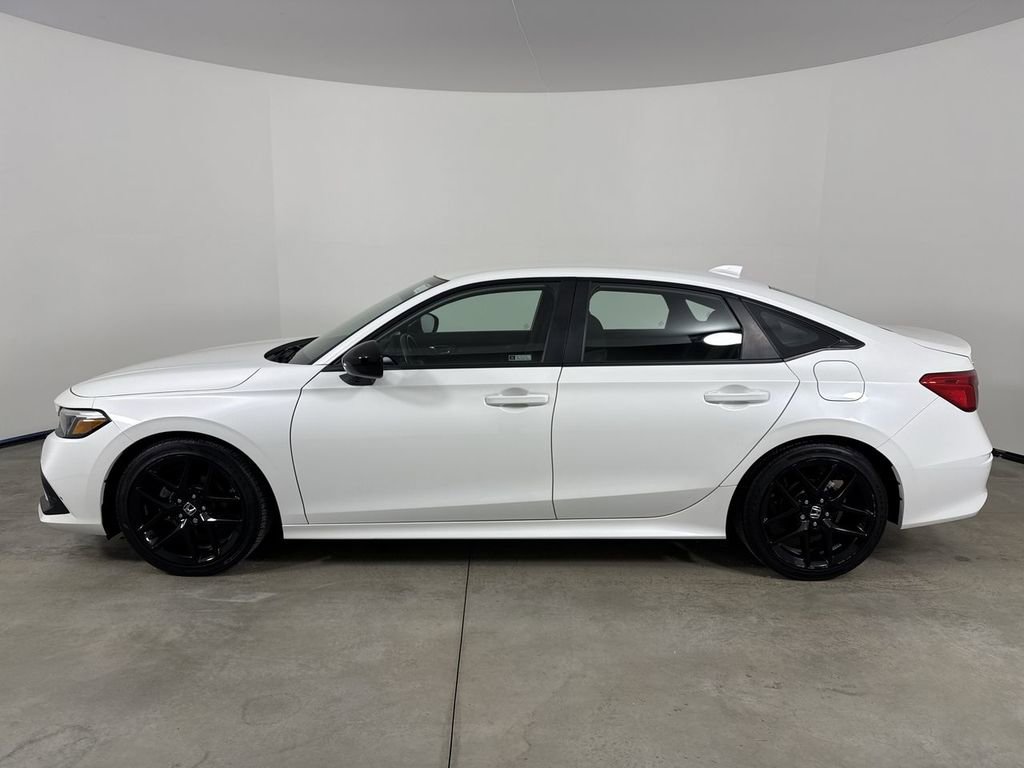Used 2023 Honda Civic Sport image 2