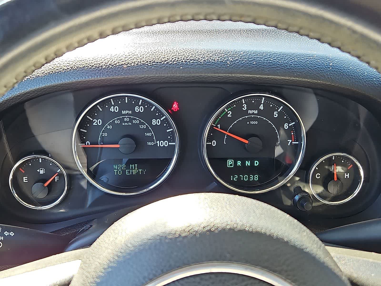 Used 2014 Jeep Wrangler Unlimited Sahara w/ Connectivity Group AWD/4WD image 17