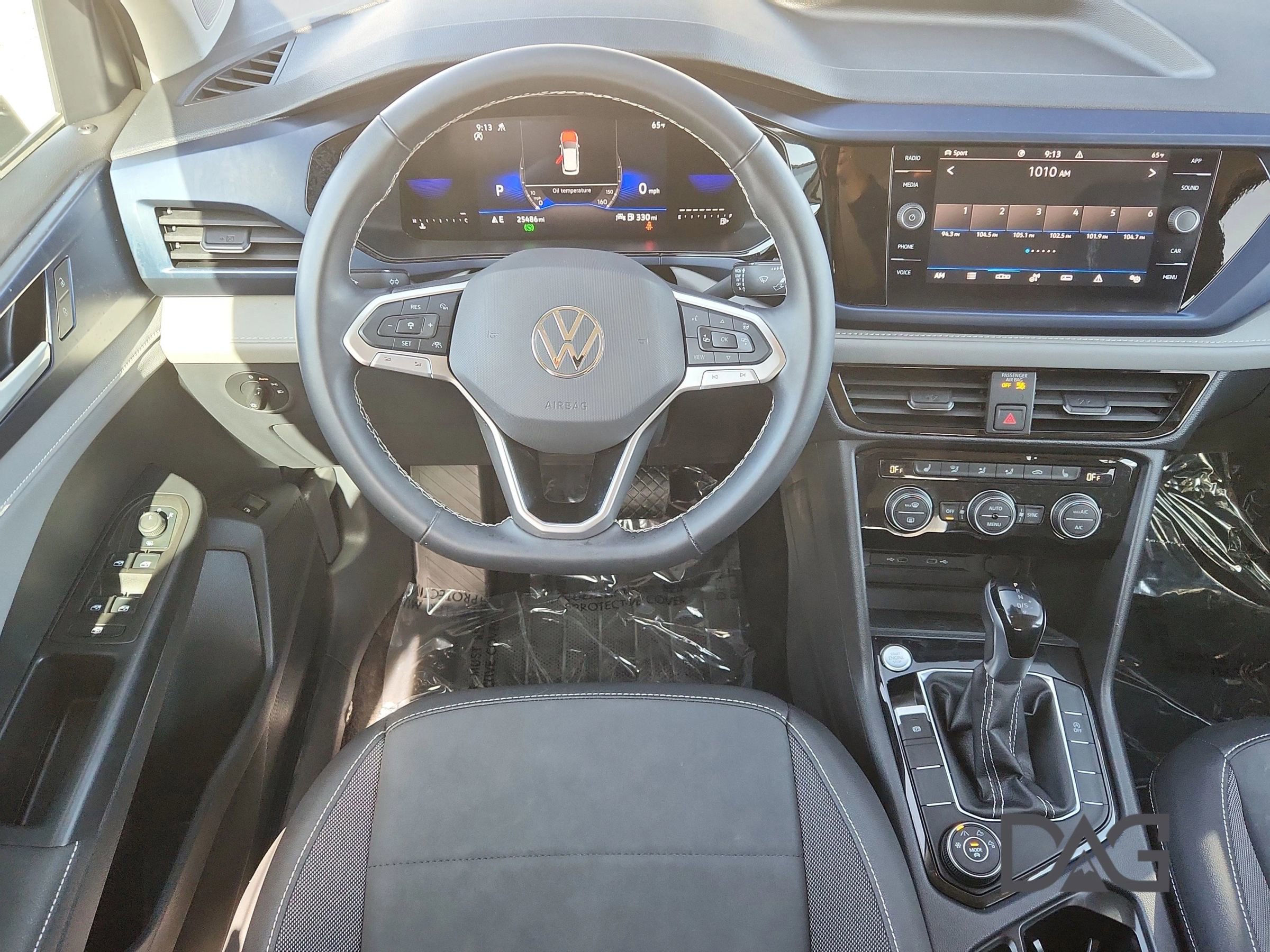 Used 2024 Volkswagen Taos SE image 18