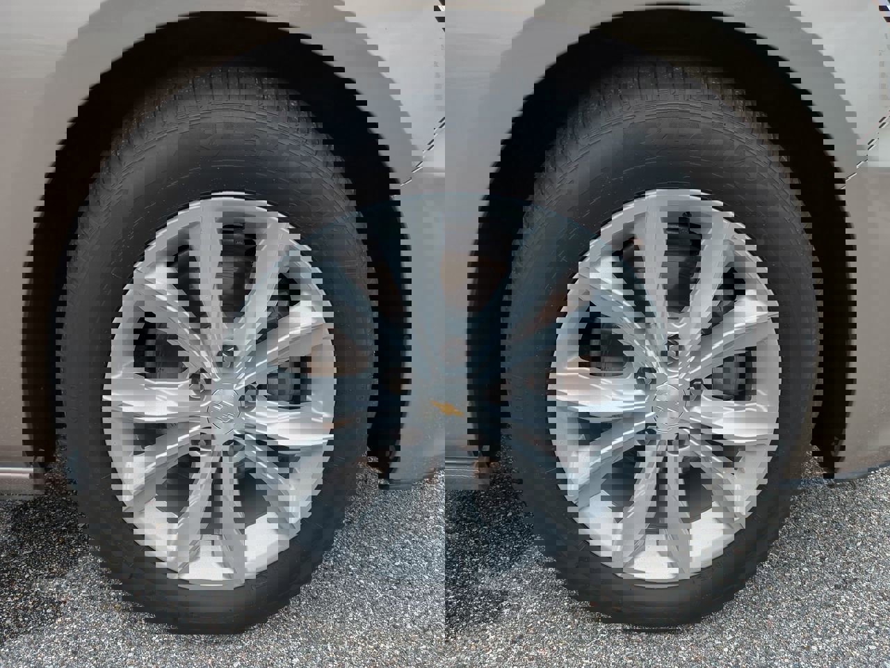 Used 2025 Chevrolet Malibu LT image 11