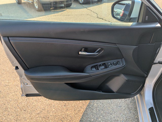 Used 2022 Nissan Sentra SV w/ All-Weather Package FWD image 9