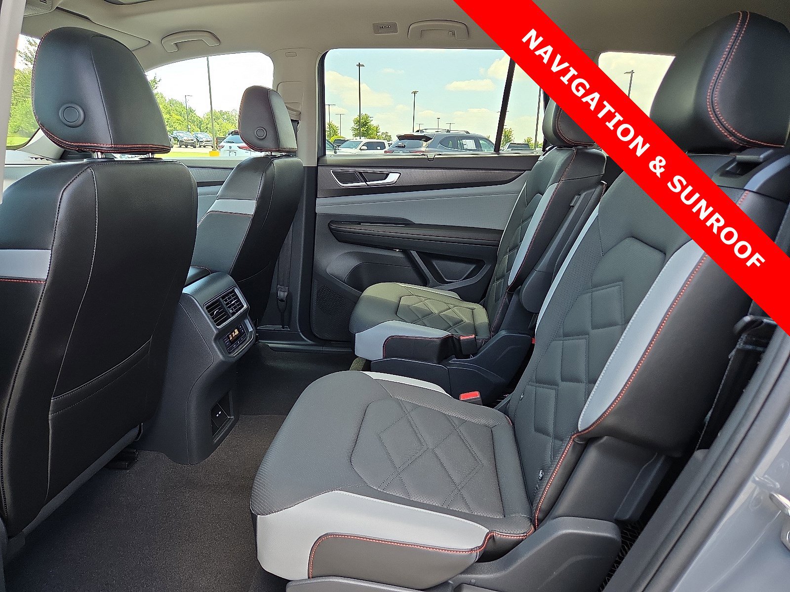 Used 2024 Volkswagen Atlas Peak Edition SEL image 11