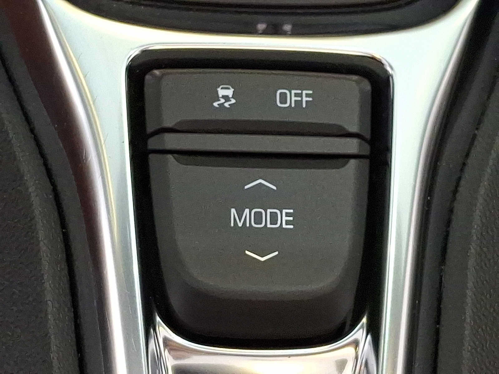 Used 2020 Chevrolet Camaro LT RWD image 22