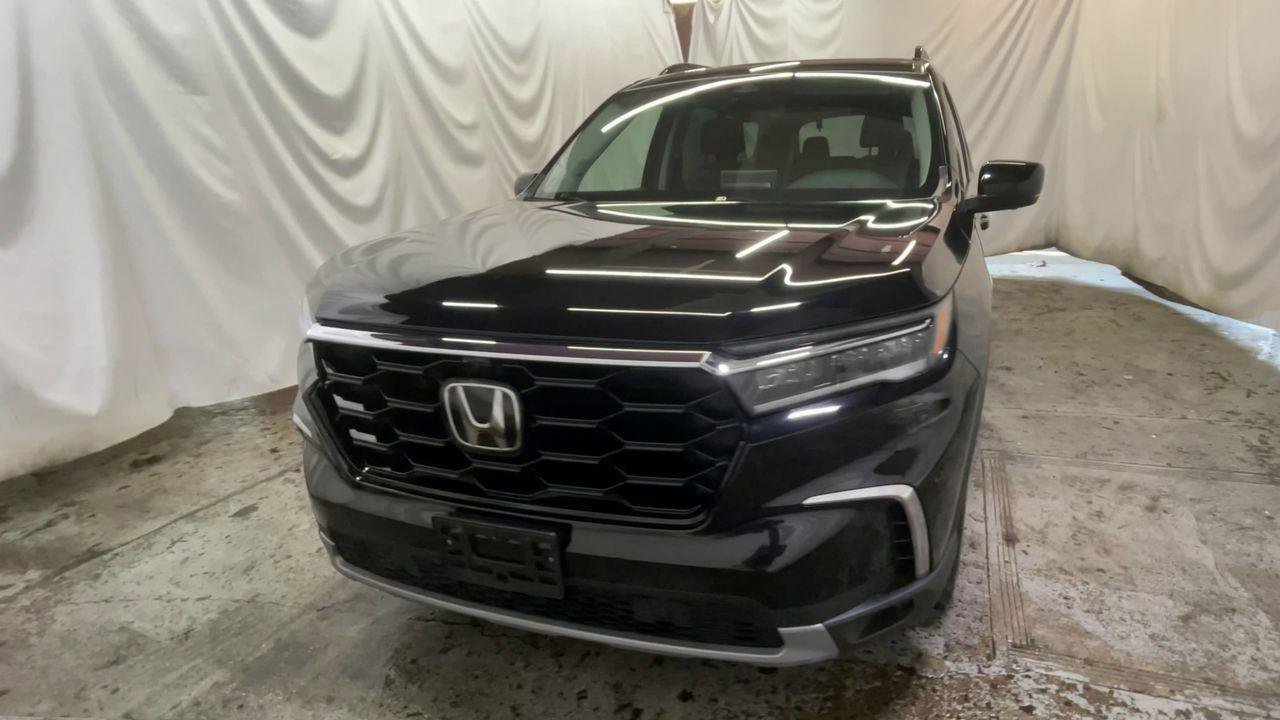 Certified 2023 Honda Pilot Elite image 3