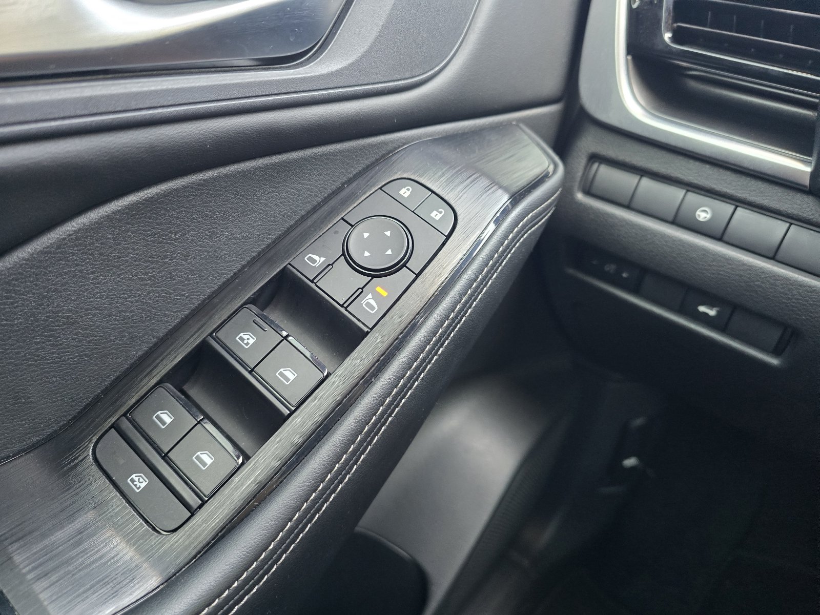 Certified 2022 Nissan Rogue SV w/ SV Premium Package FWD image 22