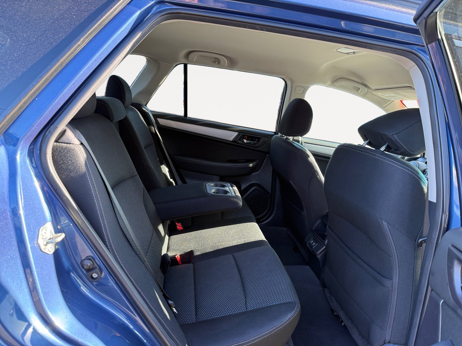Used 2019 Subaru Outback 2.5i Premium AWD/4WD image 18