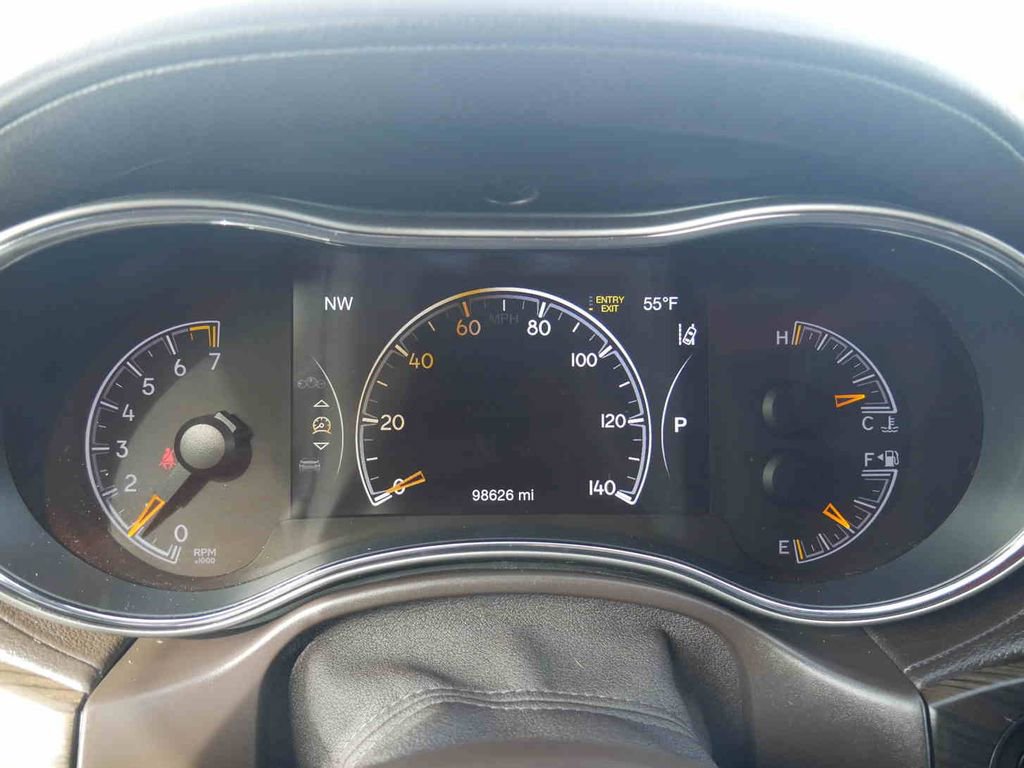 Used 2017 Jeep Grand Cherokee Overland w/ Jeep Active Safety Group image 45