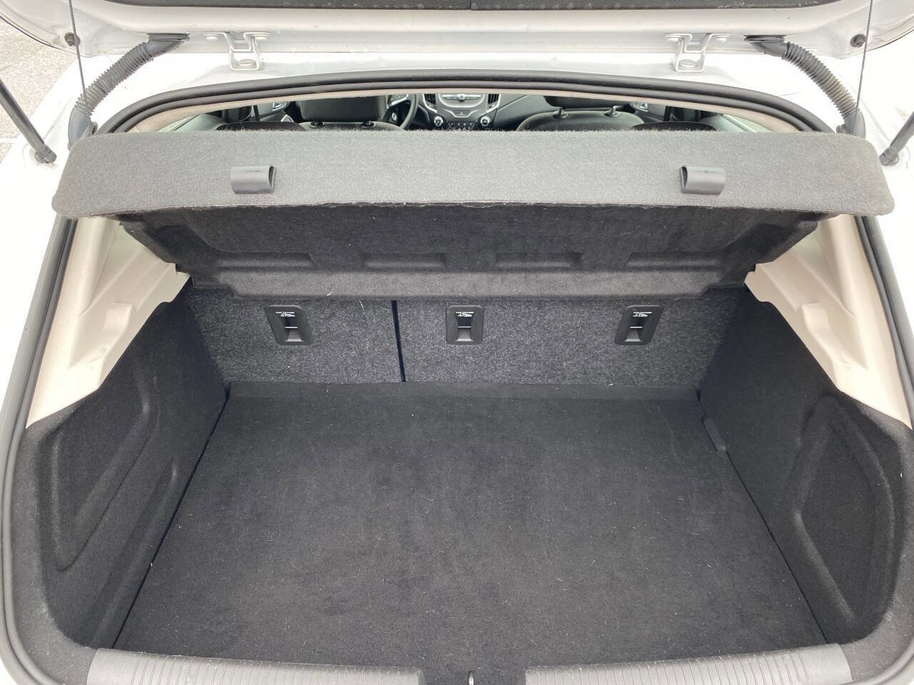 Used 2018 Chevrolet Cruze LT FWD image 24