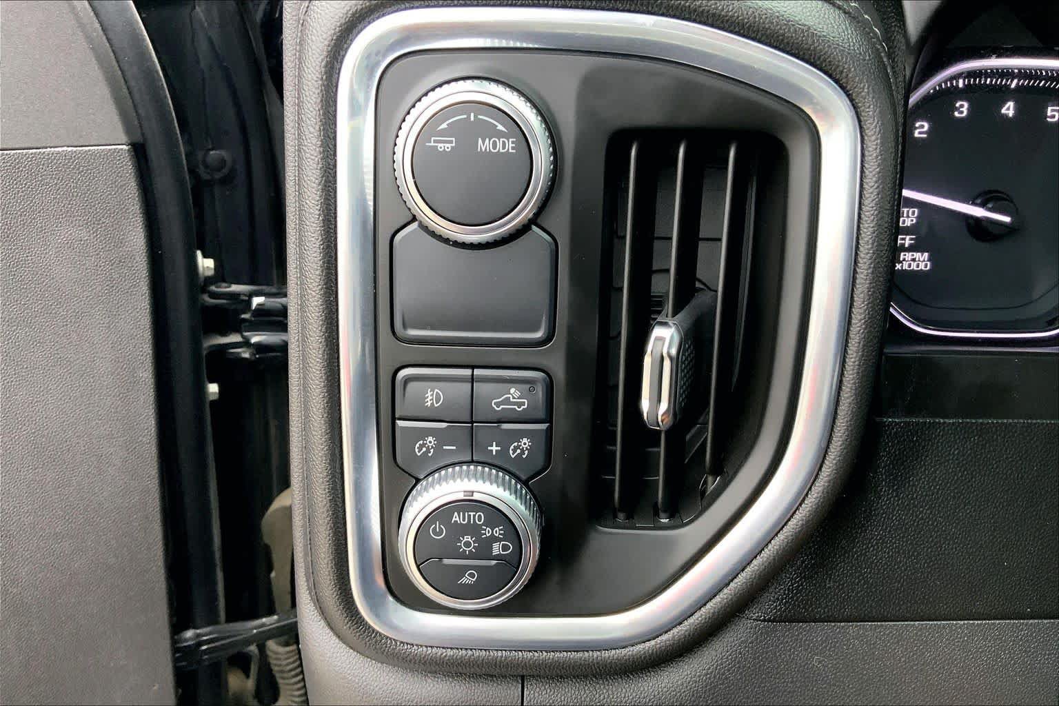 Used 2020 GMC Sierra 1500 SLT RWD image 33