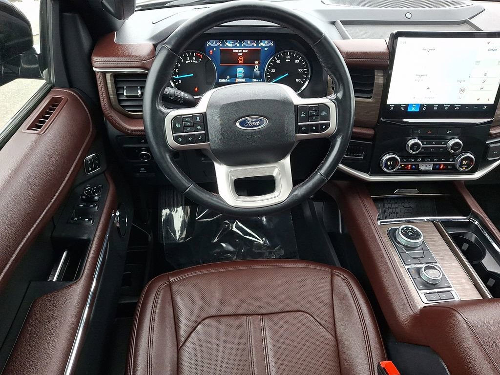 Used 2024 Ford Expedition Limited image 12