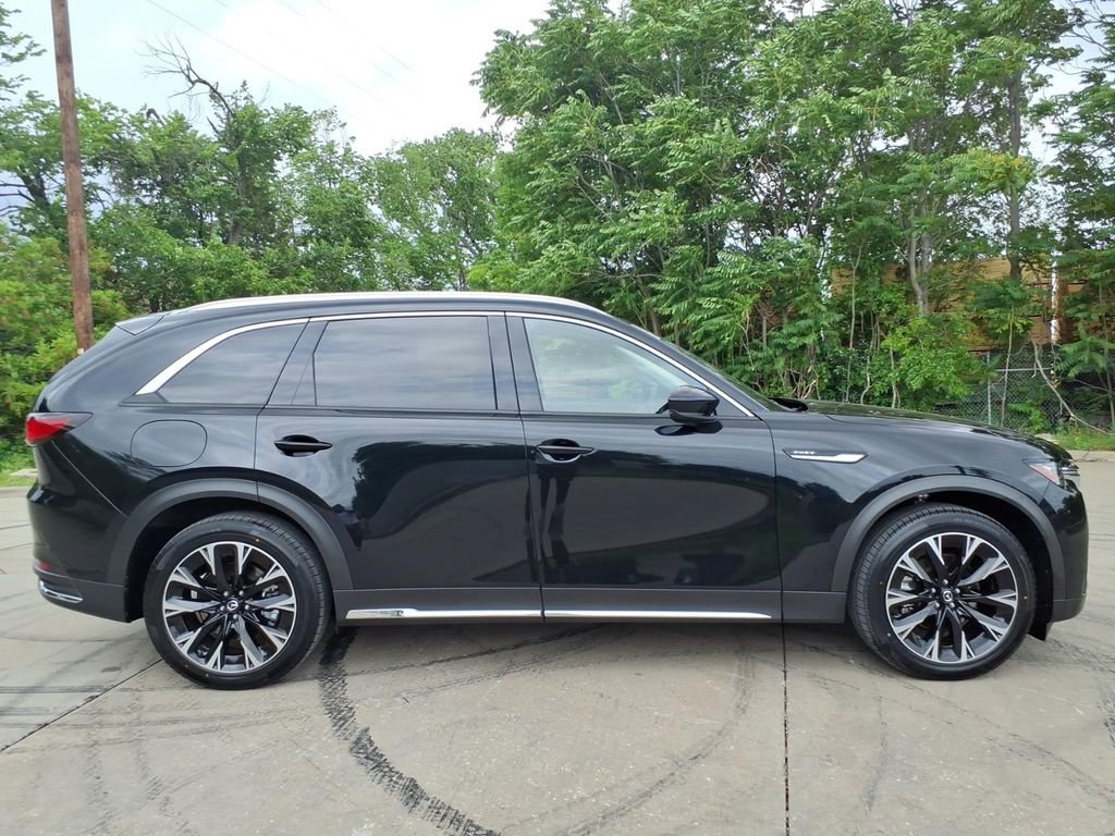 Used 2024 MAZDA CX-90 Plug-In Hybrid w/ Premium Pkg image 2