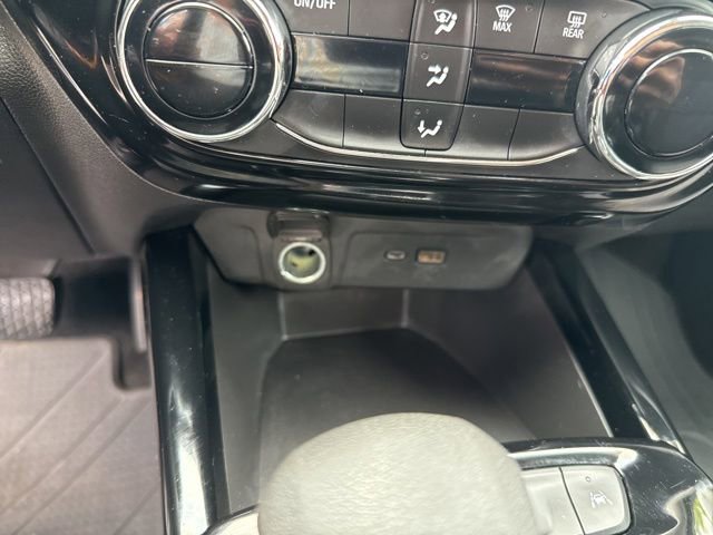 Used 2025 Chevrolet Trax LT FWD image 25