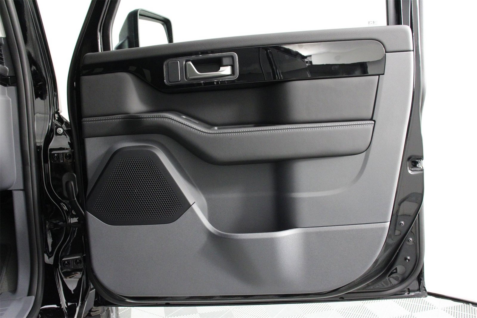 Used 2025 INEOS Grenadier Fieldmaster Edition image 22