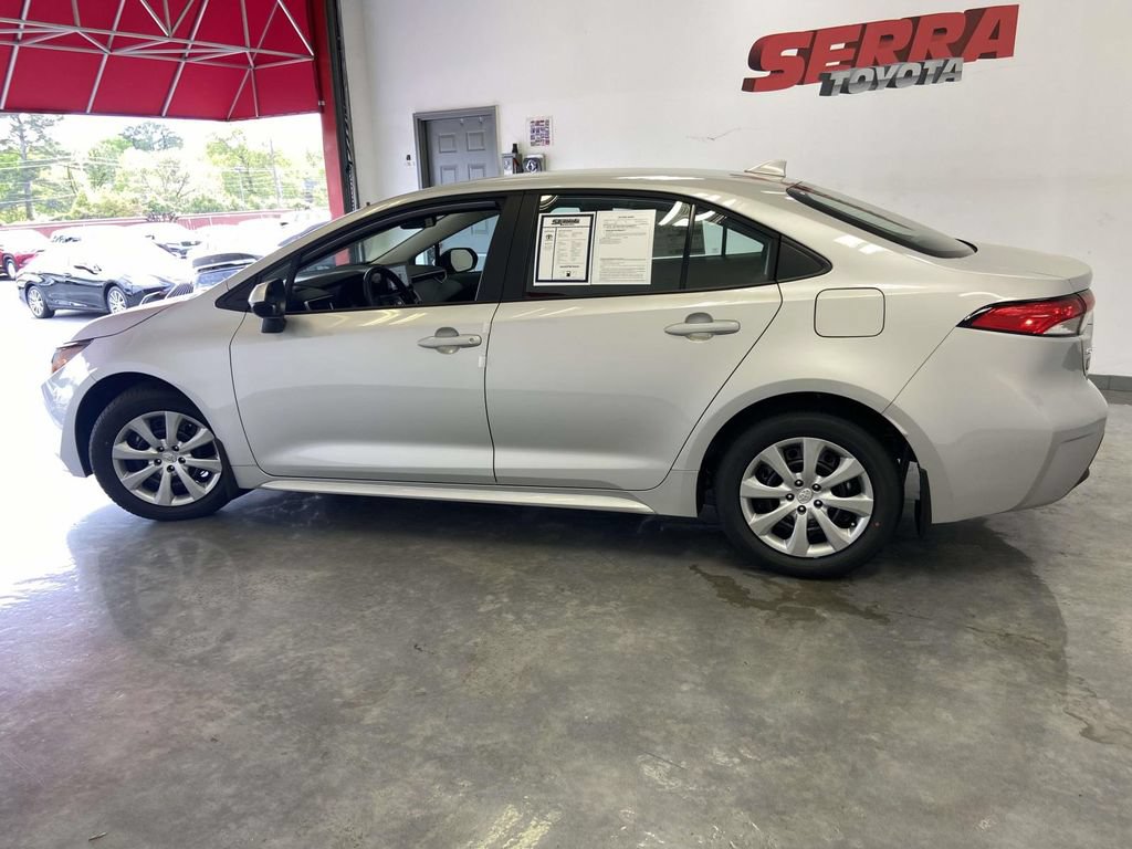 Used 2026 Toyota Corolla LE FWD image 6