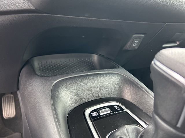 Used 2025 Toyota Corolla SE image 23