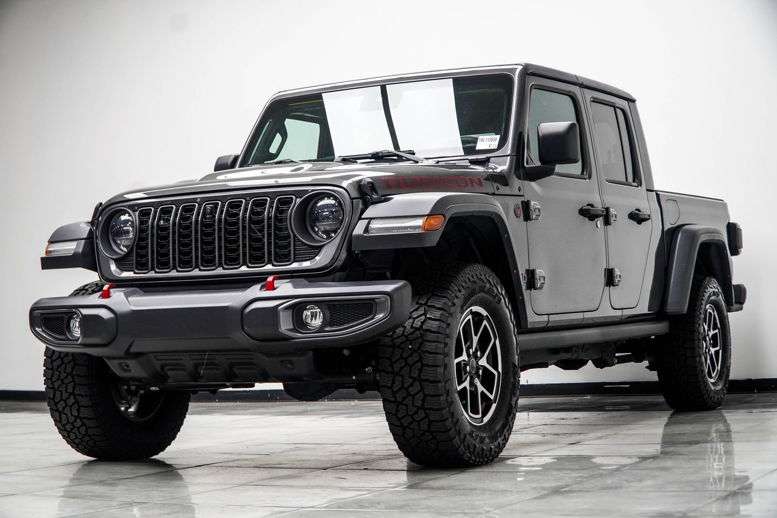 Used 2024 Jeep Gladiator Rubicon w/ Technology Group AWD/4WD image 10