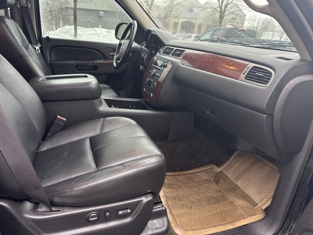 Used 2011 Chevrolet Avalanche LT w/ Luxury Package image 35