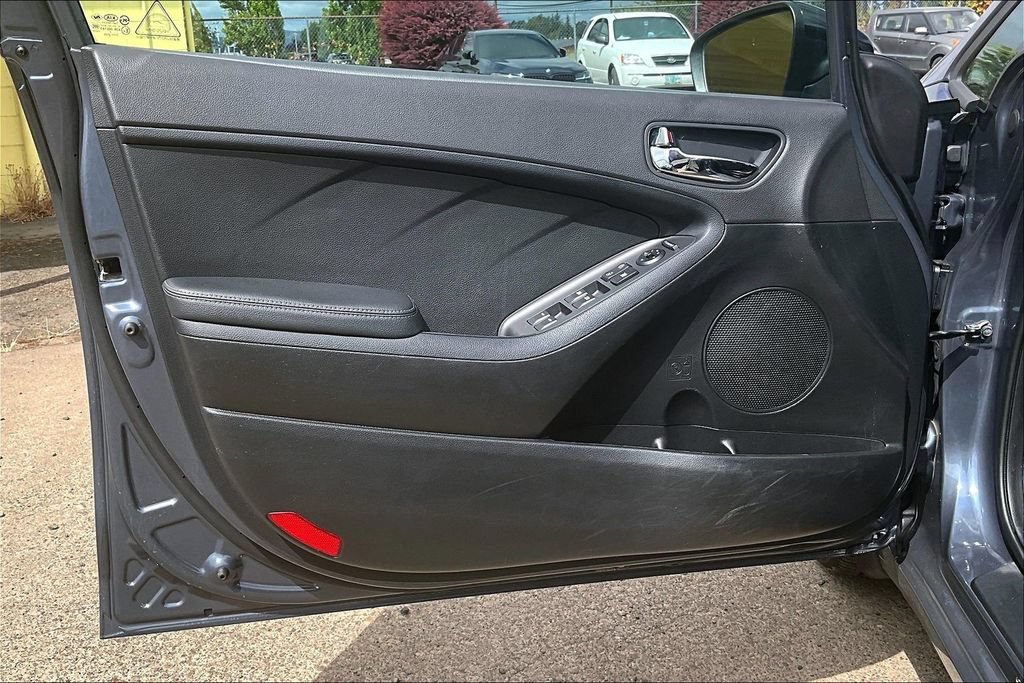 Used 2015 Kia Forte SX FWD image 22