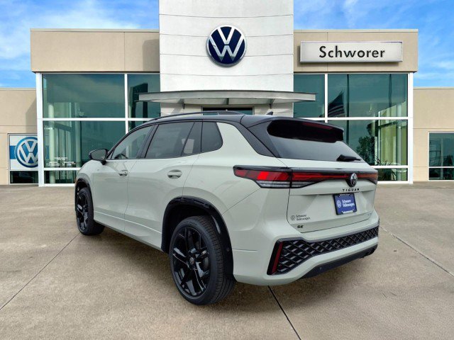 New 2026 Volkswagen Tiguan SE R-Line image 2