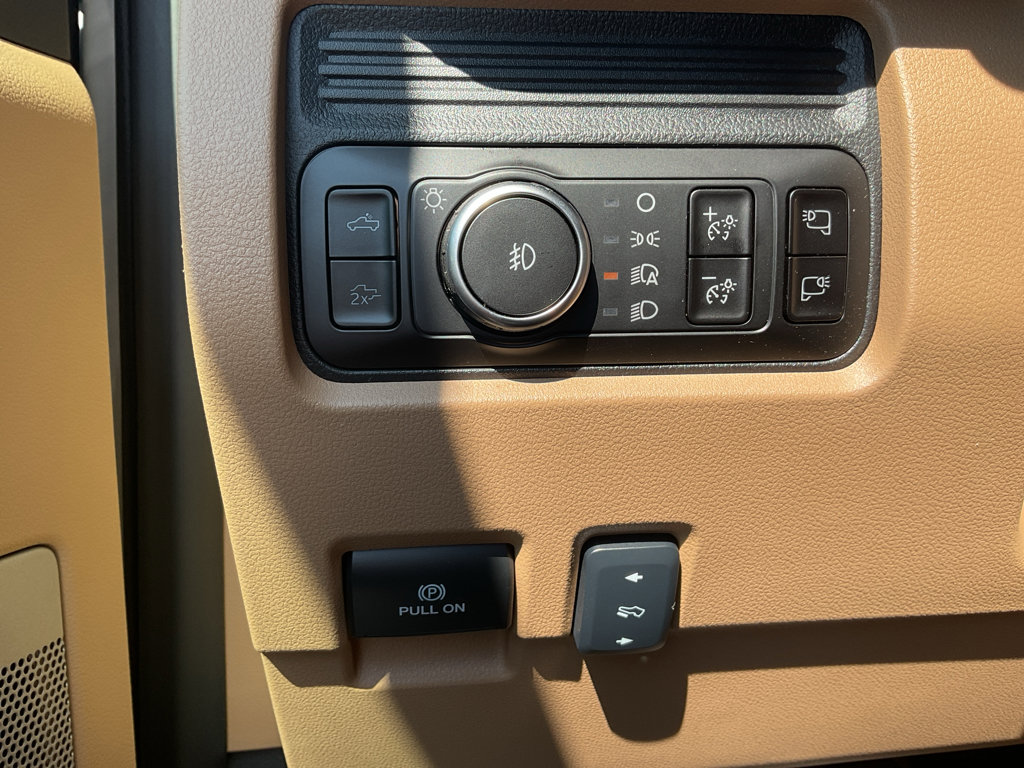 New 2025 Ford F350 Lariat w/ Lariat Ultimate Package image 21